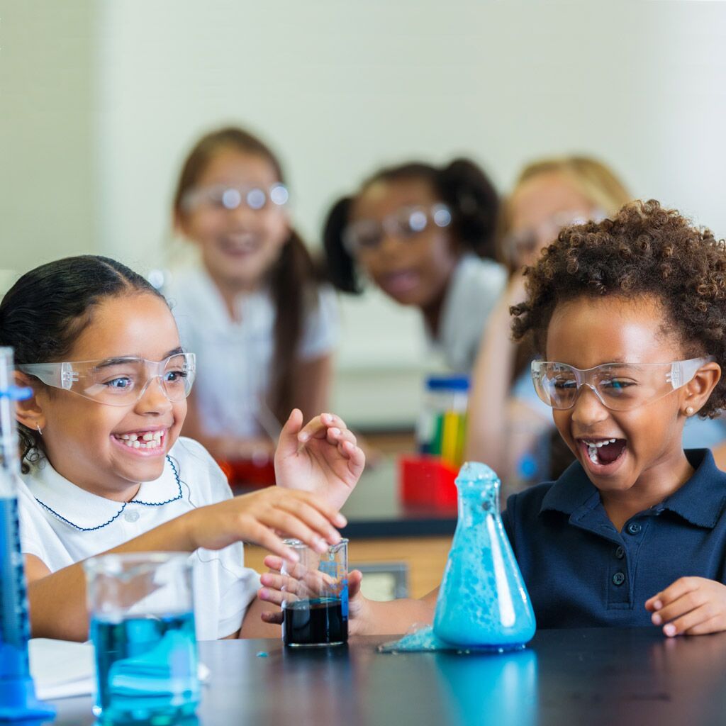 Kids doing science experiment 